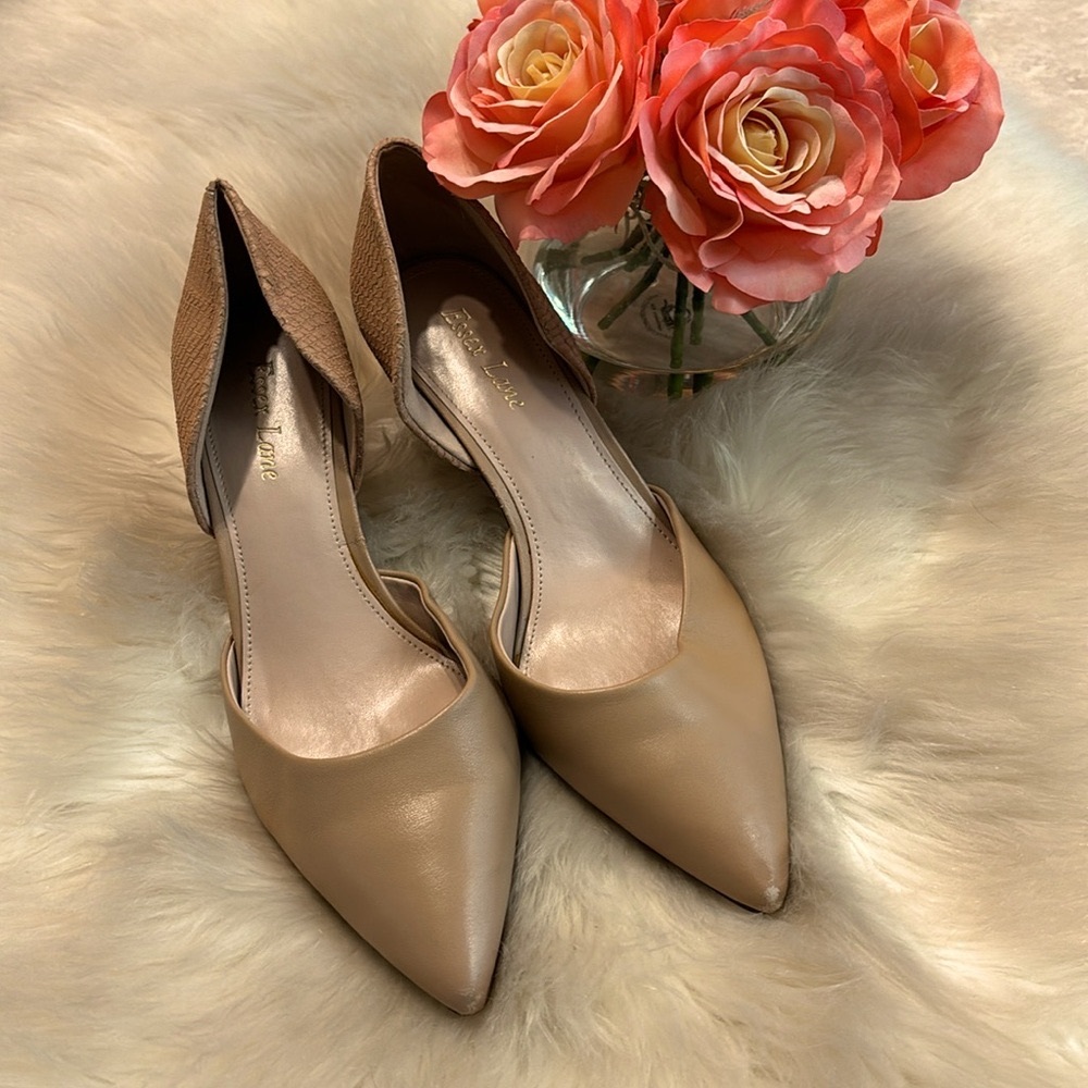 Essex Lane Pumps
